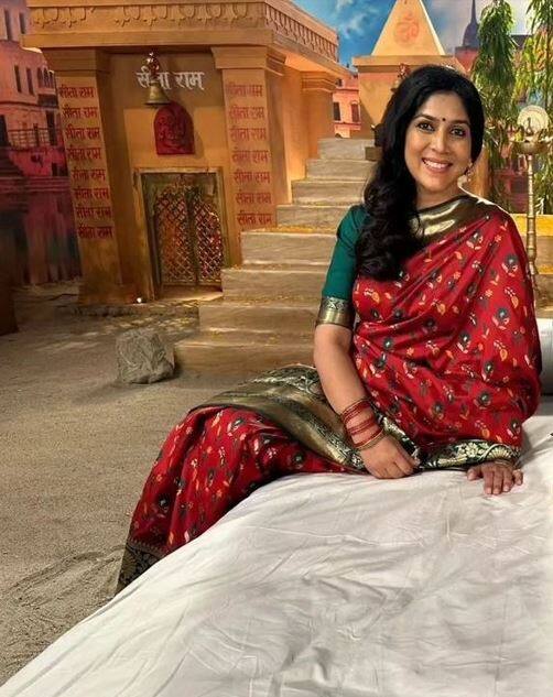 इसके बाद एक्ट्रेस ने धड़कन, संसार और कुटुम्ब जैसे कई सुपरहिट सीरियल्स में काम किया. लेकिन साक्षी तंवर को असली फेम 'बड़े अच्छे लगते हैं' से मिला.