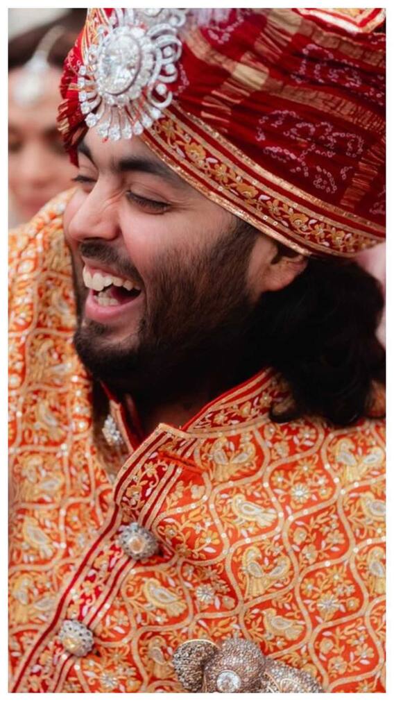 Anant Ambani ने शादी में पहनी थी 183 करोड़ की कलगी