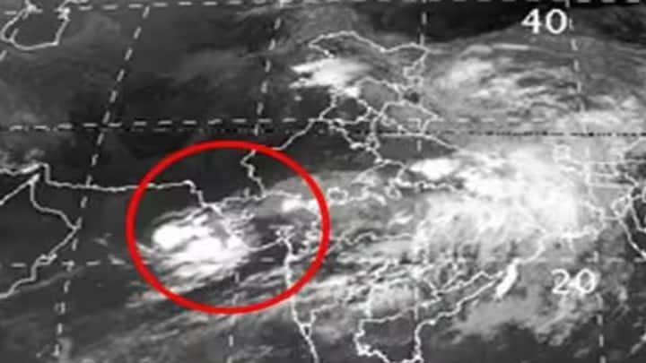 Gujarat Rain: ગુજરાતમાં અતિ ભારે વરસાદની આગાહી, આ જિલ્લાઓમાં હવામાન વિભાગે રેડ એલર્ટ આપ્યું