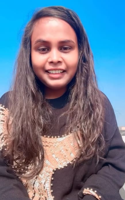 नेटवर्थ की बात करें तो उनकी नेटवर्थ तीन से चार करोड़ के आसपास है. शिल्पी राज अपने हर गाने के लिए 30 हजार से 40 हजार तक चार्ज करती हैं.