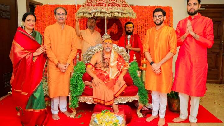 शंकराचार्य ने बताया कि सबसे बड़ा घात विश्वासघात होता है. उन्होंने कहा कि जो विश्वासघात करे वह हिंदू नहीं हो सकता.