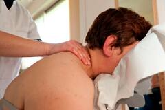 Lifestyle: છાતીમાં સતત થતી હોય બળતરા તો થઈ જાવ સાવધાન, આ ગંભીર બીમારીનો હોઈ શકે છે સંકેત