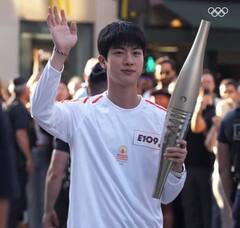 Paris Olympics 2024 : ஒலிம்பிக் சுடரை ஏந்திய பிடிஎஸ் புகழ் ஜின்!