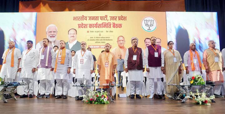 उत्तर प्रदेश (यूपी) में हुए आम चुनाव 2024 के नतीजों को लेकर मुख्यमंत्री योगी आदित्यनाथ और डिप्टी-सीएम केशव प्रसाद मौर्य के जो बयान आए, उन्होंने सूबे में सियासी आग को और भड़का दिया है.