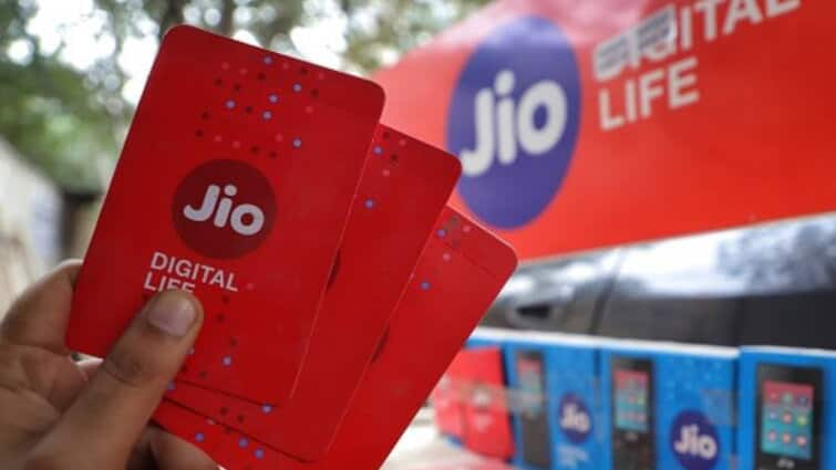 Jio 3 Booster Plan 51 101 151 Rupees Unlimited 4G Data Calling Active List know here Jio के इन बूस्टर प्लान से किया रिचार्ज तो फायदे में रहेंगे, Unlimited डेटा के साथ मिल रहा बहुत कुछ