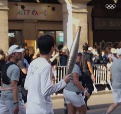 Paris Olympics 2024 : ஒலிம்பிக் சுடரை ஏந்திய பிடிஎஸ் புகழ் ஜின்!