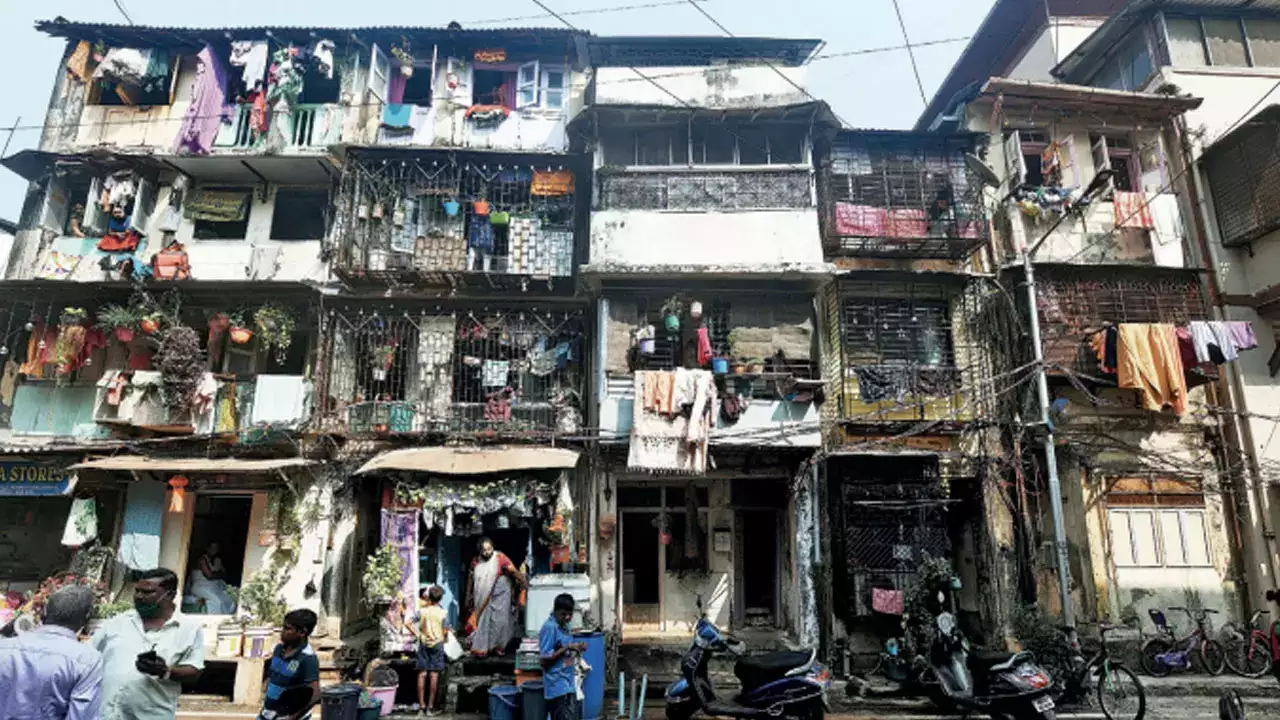 Kamathipura : कामाठीपुरातील 100 वर्षे जुन्या इमारतीवर हातोडा पाडण्यास हायकोर्टाची परवानगी, भाडेकरुंना दिलासा देण्यास नकार