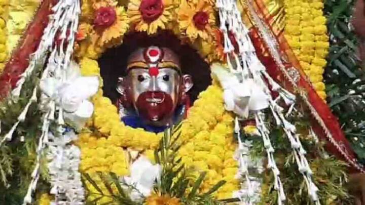 রথযাত্রা উপলক্ষ্যে এবারও অপরূপ সাজে সেজে উঠেছিলেন তারা-মা। তিনি এদিন উজাড় করে আশীর্বাদ করেন ভক্তদের।