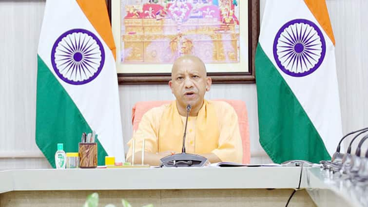 CM Yogi Adityanath said Pantnagar Indraprastha Nagar house will not be demolished ann पंतनगर में नहीं गिराए जाएंगे मकान, लखनऊ में अतिक्रमण हटाव अभियान पर CM योगी ने लगाया ब्रेक