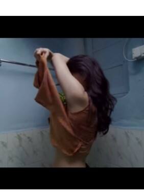 ਅਦਾਕਾਰਾ ਦਾ ਨਹਾਉਣ ਦਾ ਵੀਡੀਓ ਲੀਕ, ਲੋਕਾਂ ਦਾ ਚੜ੍ਹਿਆ ਪਾਰਾ...ਕੱਢੀਆਂ ਗਾਲ੍ਹਾਂ