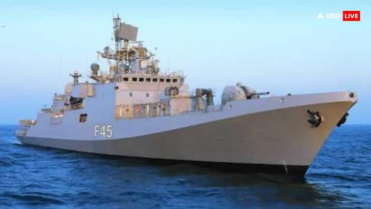 Indian Navy Deployed Warship INS Teg to Surveillance and rescue missing Indian crew members in Oman ओमान तट पर जो तेल टैंकर डूबा, उसपर सवार भारतीय क्रू मैंबर कहां गए? पता लगाएगा INS तेग