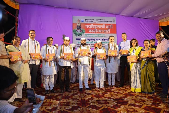 वाढते तापमान नियंत्रणात आणण्यासाठी वृक्ष लागवड हा एकच पर्याय असून ती काळाची गरज आहे त्यामुळे राज्य शासनाने प्रत्येक जिल्ह्यात 1 लाख झाडे लावण्याचे उद्दिष्ट डोळ्यासमोर ठेवले आहे, असं एकनाथ शिंदेंनी सांगितले.