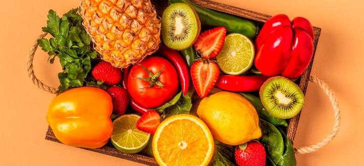 ਜ਼ਿੰਕ ਅਤੇ ਸੇਲੇਨਿਅਮ ਵੀ ਜ਼ਰੂਰੀ ਟਰੇਸ ਖਣਿਜ ਹਨ ਜੋ ਅਕਸਰ ਸ਼ਾਕਾਹਾਰੀ ਅਤੇ ਸ਼ਾਕਾਹਾਰੀ ਲੋਕਾਂ ਵਿੱਚ ਪਾਏ ਜਾਂਦੇ ਹਨ। ਇਸ ਤਰ੍ਹਾਂ ਦੀ ਕਮੀ ਬਹੁਤ ਸਾਰੇ ਸ਼ਾਕਾਹਾਰੀ ਲੋਕਾਂ ਵਿੱਚ ਦੇਖਣ ਨੂੰ ਮਿਲਦੀ ਹੈ।