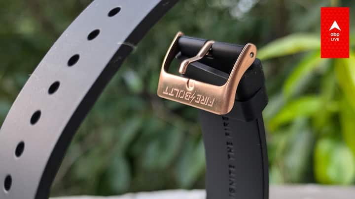 There are over 123 sports modes in this watch, along with comprehensive activity tracking.