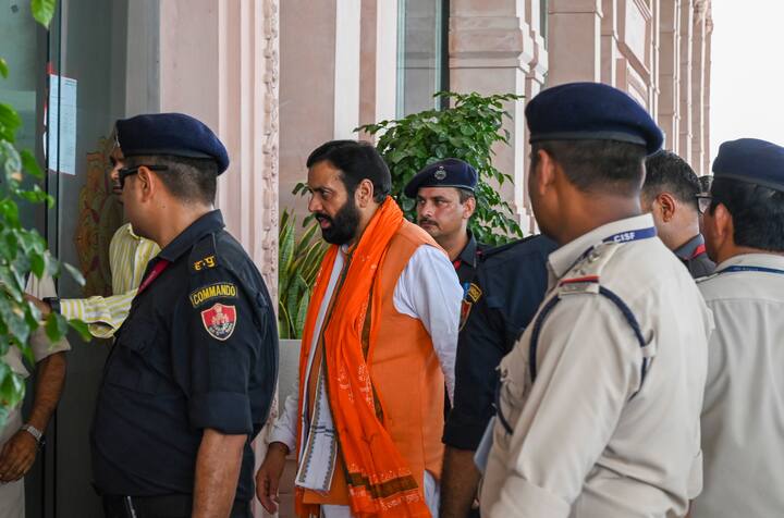 अब बीजेपी पिछड़े समाज से नाता रखने वाले नायाब सिंह सैनी को फ्रंटफुट पर लाकर गैर-जाट वोटों को साधने की तैयारी में है.