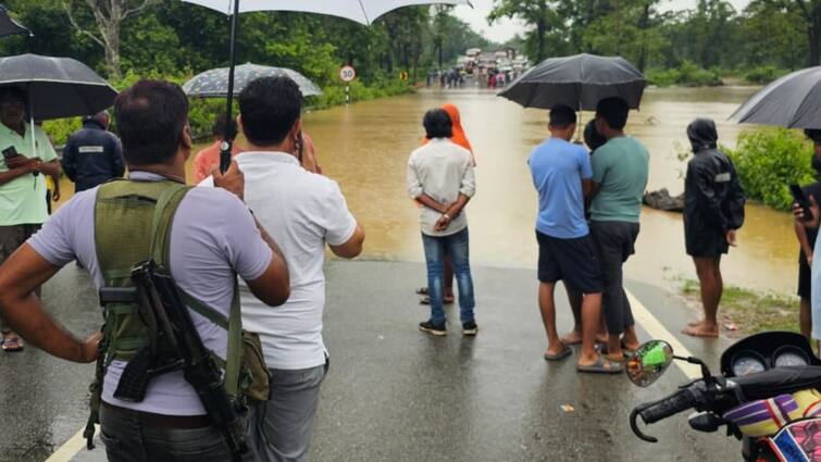 छत्तीसगढ़: बीजापुर में भारी बारिश से नेशनल हाईवे-63 जाम, सड़को में भरा लबालब पानी