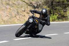 Royal Enfield: રૉયલ એનફિલ્ડ ગુરિલ્લા 450ની આ તસવીરો જોઇ તમે પણ થઇ જશો દિવાના, જાણો શું છે ખાસ...