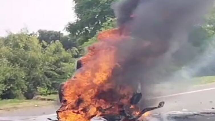 Patan News A car overturned on Radhanpur Warahi highway caught fire the driver was unable to get out and chared Patan News: રાધનપુર વારાહી હાઇવે પર કાર પલટી મારતાં લાગી આગ, ચાલક બહાર ન નીકળી શકતા ભુંજાઈ ગયો