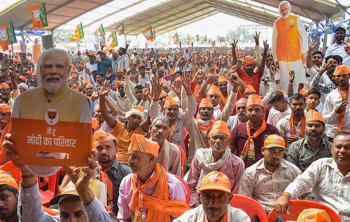 बीजेपी के कई नेताओं ने यह माना कि संविधान और आरक्षण पर फैलाए गए विपक्ष के भ्रम को वे काउंटर नहीं कर सके.