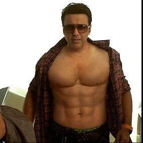 पहलाज पुढे म्हणाले की, 'तेव्हा तो कादर खान बुडणार असल्याचा अंदाज वर्तवत होता. तो लोकांना कपडे बदलण्याची सूचना देत असे. ठराविक दिवशी ठराविक काम करायला तो नकार देत असे. या सर्व गोष्टींमुळे तो आळशी झाला. हेच त्याच्या पतनाचे कारण ठरले असल्याचे पहलाज निहलानी यांनी सांगितले.