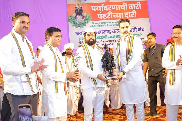 बहुउपयोगी वृक्ष असलेल्या बांबू लागवडीला प्राधान्य दिले असून राज्यात 20 लाख हेक्टरवर बांबू लागवड करण्यात येत आहे, असंही एकनाथ शिंदे म्हणाले.