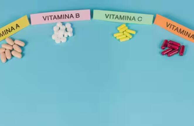 ਜਿਨ੍ਹਾਂ ਲੋਕਾਂ ਨੂੰ ਅਕਸਰ ਥਕਾਵਟ ਮਹਿਸੂਸ ਹੁੰਦੀ ਹੈ ਜਾਂ ਅਕਸਰ ਬਿਮਾਰ ਰਹਿੰਦੇ ਹਨ ਤਾਂ ਉਨ੍ਹਾਂ ਨੂੰ ਇਨ੍ਹਾਂ ਲੱਛਣਾਂ ਨੂੰ ਬਿਲਕੁਲ ਵੀ ਨਜ਼ਰਅੰਦਾਜ਼ ਨਹੀਂ ਕਰਨਾ ਚਾਹੀਦਾ ਕਿਉਂਕਿ ਇਹ ਲੱਛਣ ਸਰੀਰ ਵਿੱਚ ਪੌਸ਼ਟਿਕ ਤੱਤਾਂ ਦੀ ਕਮੀ ਕਰਕੇ ਹੁੰਦੇ ਹਨ। ਵਿਟਾਮਿਨ ਅਤੇ ਮਿਨਰਲਸ ਸਰੀਰ ਦੇ ਲਈ ਬਹੁਤ ਜ਼ਰੂਰੀ ਹੁੰਦੇ ਹਨ। ਪਰ ਇਹ ਸਾਡੇ ਸਰੀਰ ਵਿੱਚ ਹੋਣ ਵਾਲੇ ਕਈ ਤਰ੍ਹਾਂ ਦੇ ਫਿਜੀਓਲਾਜੀਕਲ ਫੰਕਸ਼ਨ ਨੂੰ ਇਹ ਕਾਫੀ ਜ਼ਿਆਦਾ ਪ੍ਰਭਾਵਿਤ ਕਰਦੇ ਹਨ।