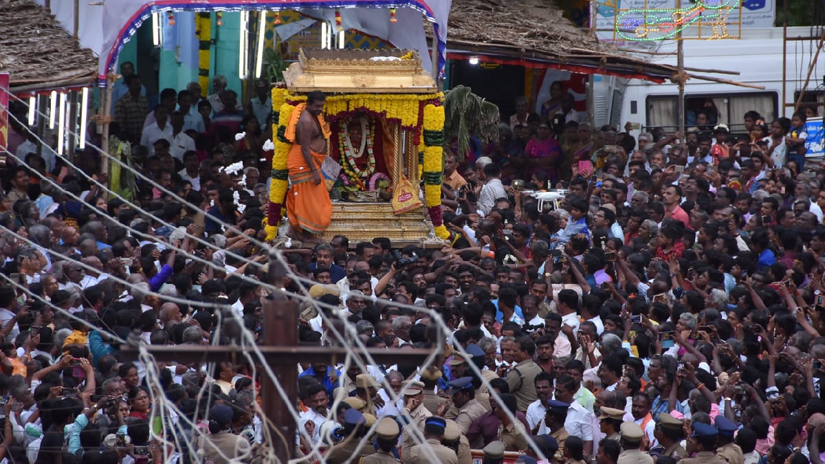 சைவமும் வைணவமும் பிளவுபட்டுவிடக் கூடாது: வெகு விமரிசையாக நடைபெற்ற சங்கரன்கோவில் ஆடிதபசு விழா