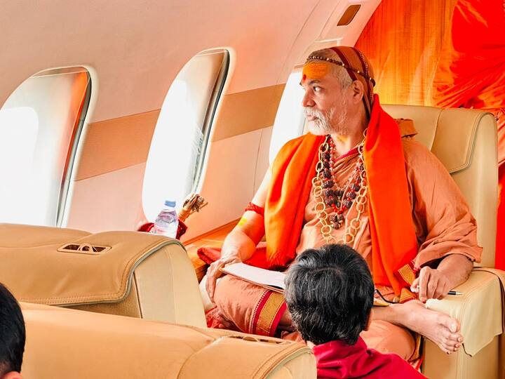 स्वामी अविमुक्तेश्वरानंद ने यह भी बताया कि वह राजनीतिक मुद्दों पर इतना क्यों बोलते हैं. उन्होंने इसका स्पष्ट कारण दिया.