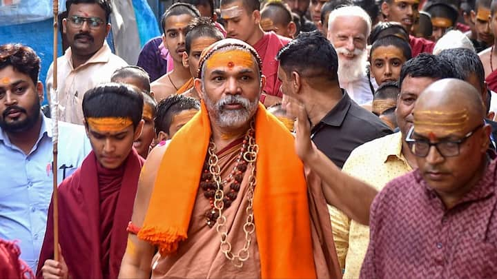 Shankaracharya: शंकराचार्य स्वामी अविमुक्तेश्वरानंद ने पीएम मोदी को लेकर फिर बड़ी बात बोल दी है. उन्होंने कहा कि प्रधानमंत्री नरेंद्र मोदी से गलत काम जा रहे हैं.