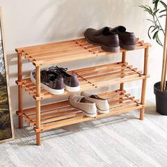 Vastu Tips : घरातील 'या' दिशेला कधीच चपला-बूटं ठेवू नका; देवी लक्ष्मी होईल नाराज, हातातून पैसाही पाण्यासारखा वाहत जाईल