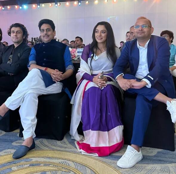 कभी लूना चलाते थे शैलेश- शैलेश आज लग्जरी कारों में घूमते हैं. उनके पास सुख सुविधा की हर चीज मौजूद है. लेकिन कभी वे लूना चलाया करते थे. उन्होंने कहा था कि ग्रेजुएट होने के बाद मैंने पहली गाड़ी लूना मोपेड खरीदी थी. आरजे 24, 0309 उसका नंबर था.