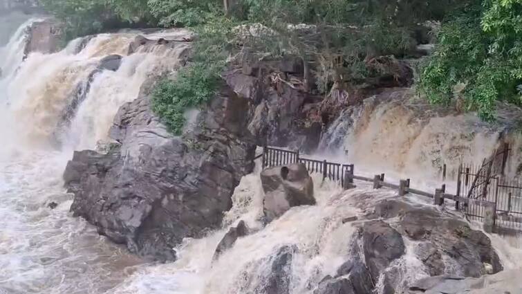 Hogenakkal  Cauvery river Increase water flow 21,000 cubic feet per second - TNN நீர் திறப்பு அதிகரிப்பு.. காவிரியில் வெள்ளப்பெருக்கு.. ஆடிப் பண்டிகையில் மக்கள் ஏமாற்றம்