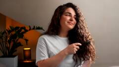 Premature Grey Hair: তেল-শ্যাম্পু ঘষলেই হবে না, পাকা চুল ঠেকাতে হলে পাল্টান জীবনযাপন