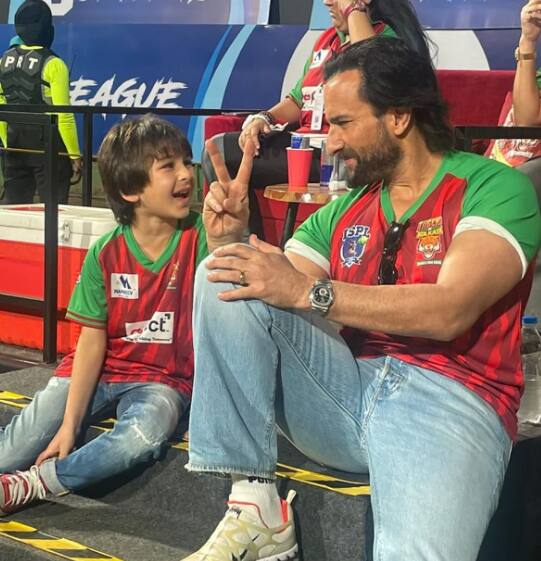सैफ अली खान- बॉलीवुड एक्टर सैफ अली खान सबसे महंगे घरों में से एक 'पटौदी पैलेस' के मालिक हैं. मीडिया रिपोर्ट्स के मुताबिक सैफ अली खान की आलीशान हवेली की कीमत करीब 800 करोड़ रुपये है.