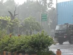 Delhi Weather: दिल्लीवालों का उमस से हाल बेहाल, कब होगी राहत की बारिश, जानें- IMD का अपडेट