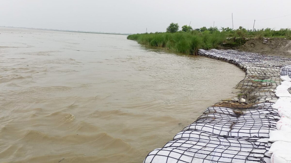 Bihar Flood: गंडक का डिस्चार्ज घटा लेकिन गोपालगंज में पानी खतरे के निशान से ऊपर, पढ़िए क्या हैं ताजा हालात