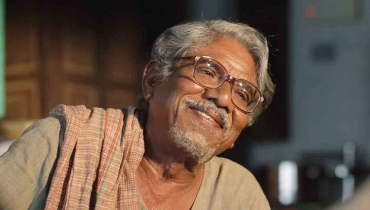 2022 ஆம் ஆண்டு மித்ரன் ஆர் ஜவாஹிர் இயக்கிய திருச்சிற்றம்பலம் படத்தில் தனுஷுக்கு தாத்தாவாக பாரதிராஜா நடித்து இருந்தார்.