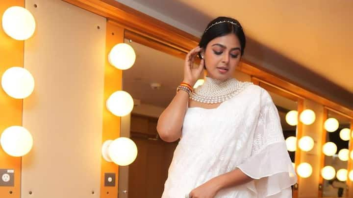 Monal Gajjar Photos: సినిమాలతో కన్నా బిగ్ బాస్ రియాల్టీ షో తో పాపులర్ అయిన బ్యూటీ మోనాల్ గజ్జర్. వైట్ శారీలో మెరిసిపోతున్న ఫొటోస్ తన సోషల్ మీడియా అకౌంట్లో షేర్ చేసింది ...