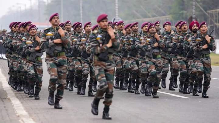 भारतीय सेना में भर्ती की प्रक्रिया को पिछले साल बदल दिया गया है. भारतीय सेना ही नहीं बल्कि भारतीय सेना और भारतीय एयरफोर्स में सैनिक रैंक के बराबर जवानों की भर्ती के लिए पुरानी प्रक्रिया को समाप्त कर. नई प्रक्रिया लागू कर दी गई है.