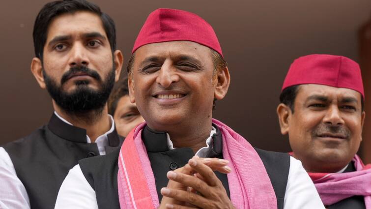 Akhilesh Yadav offer created panic in BJP says Bring hundred mla form government UP Politics: अखिलेश यादव के ऑफर से BJP में खलबली! कहा- 'सौ लाओ, सरकार बनाओ!'