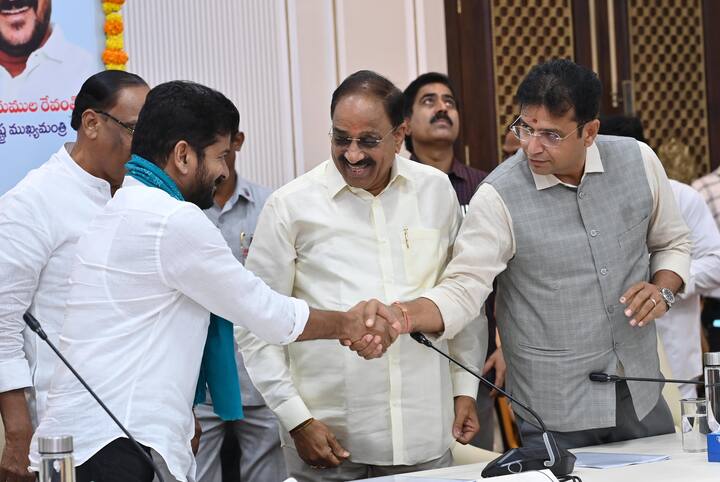 ‘‘రైతు రుణమాఫీ దేశానికి తెలంగాణ మోడల్ ఆదర్శంగా ఉండబోతుంది. ఎనిమిది నెలల్లో రుణమాఫీ హామీని నెరవేర్చి దేశంలోనే తలెత్తుకునేలా ఉన్నాం’’ అని అన్నారు.