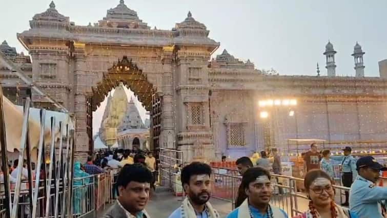सावन के सोमवार पर काशी विश्वनाथ के स्पर्श दर्शन पर रोक, जान लें क्या हैं नियम Kashi Vishwanath Dham temple sparsh darshan ban on Sawan Somawar ann सावन के सोमवार पर काशी विश्वनाथ के स्पर्श दर्शन पर रोक, जान लें क्या हैं नियम