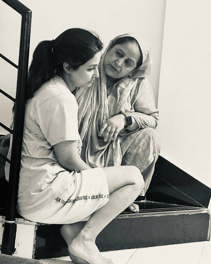 रियलिटी शो में हिना अपने बालों को लंबा करने के लिए की गई मेहनत पर बात करती हुई नजर आती है. उन्होंने कहा था कि अगर मेरे बालों के साथ कुछ होगा तो वह रो पडे़ंगी.