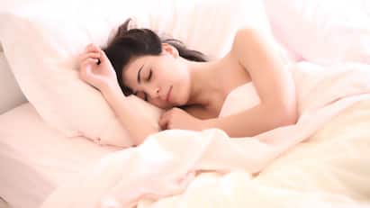 health problems caused by oversleeping check the experts advice Sleeping Side Effects: இத கவனிங்க..! அதிகப்படியான தூக்கத்தால் இப்படி ஒரு ஆபத்தா? எச்சரிக்கும் மருத்துவர்கள்..!