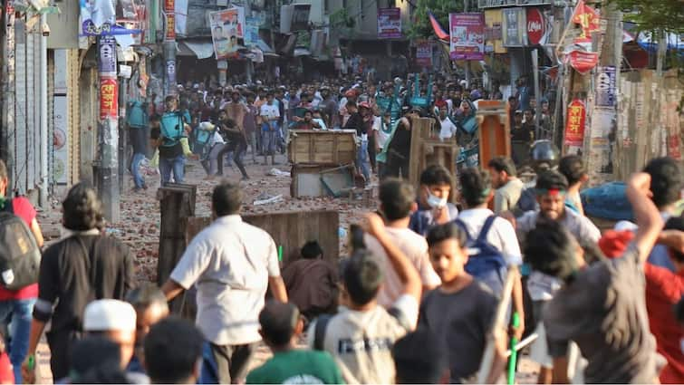 Bangladesh Protests updates Pakistan and ISI involved in riots over reservation in Bangladesh expert made big claim Bangladesh Protests : बड़ा खुलासा! बांग्लादेश में पाकिस्तान और ISI करा रहा दंगे, अब तक 100 से ज्यादा लोगों की गई जान 