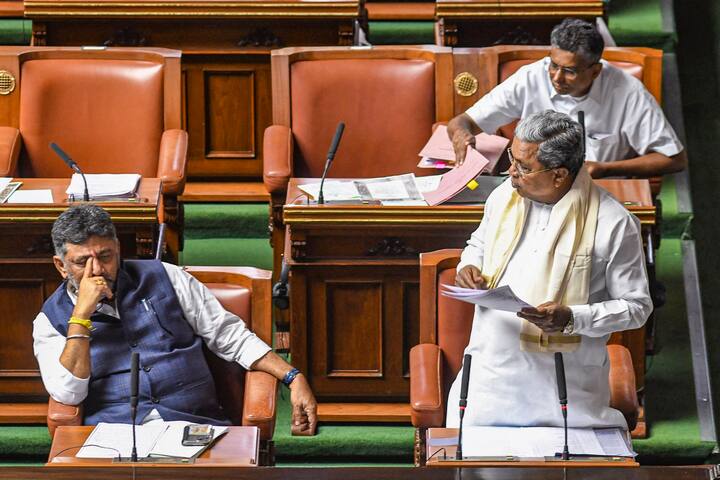 सीएम ने अन्य पोस्ट से बताया कि मंत्रिमंडल ने राज्य के निजी उद्योगों और अन्य संस्थानों के प्रशासनिक पदों में 50 प्रतिशत और गैर प्रशासनिक पदों में 75 प्रतिशत आरक्षण कन्नड़ भाषियों को देने के प्रस्ताव को मंजूरी दी है.