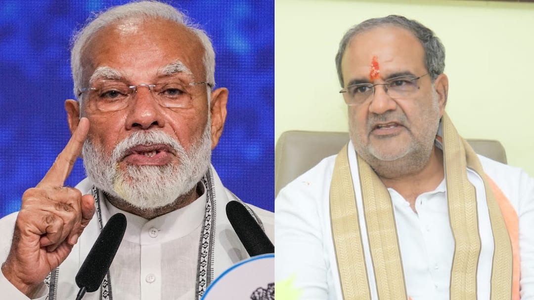 UP में सियासी हलचल के बीच पीएम मोदी से मिले प्रदेश अध्यक्ष भूपेंद्र चौधरी, जानें क्या बात हुई? UP BJP president Bhupendra Chaudhary met PM narendra modi in delhi UP में सियासी हलचल के बीच पीएम मोदी से मिले प्रदेश अध्यक्ष भूपेंद्र चौधरी, जानें क्या बात हुई?