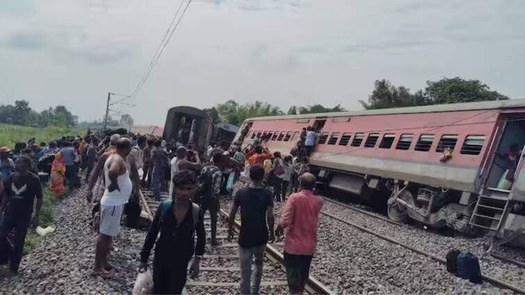 Uttar pradesh Train derailment  Passengers shocked as 12 coaches derail UP Train Derail: உத்தர பிரதேசத்தில் ரயிலின் 10 பெட்டிகள் தடம் புரண்டு விபத்து..4 பேர் உயிரிழப்பு