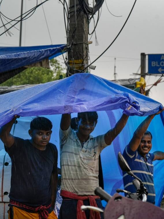 दिल्ली में उमस से लोग हुए परेशान, जानें- कब मिलेगी राहत?