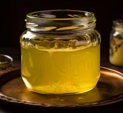 Desi Ghee: ਬਰਸਾਤ ਦੇ ਮੌਸਮ 'ਚ ਘਿਓ ਦਾ ਸੇਵਨ ਫਾਇਦੇਮੰਦ, ਫੱਟੀ ਹੋਈਆਂ ਅੱਡੀਆਂ ਤੋਂ ਲੈ ਕੇ ਇਨਫੈਕਸ਼ਨ ਤੋਂ ਹੁੰਦਾ ਬਚਾਅ